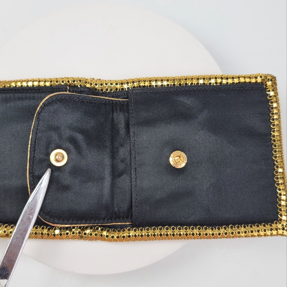 Evans Vintage 1960s Metallic Gold Mesh Bifold Wallet - Picture 6 of 17
